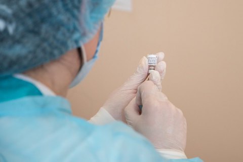 Полную вакцинацию от ковида получили более 97 тысяч украинцев