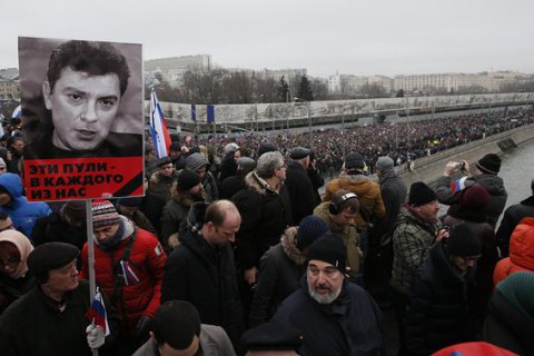 Більш ніж половина росіян не вірять в упіймання замовників вбивства Нємцова