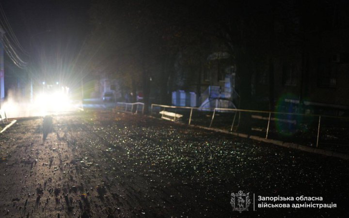 Росіяни атакували Запоріжжя: пошкоджені заклад освіти та адмінбудівля