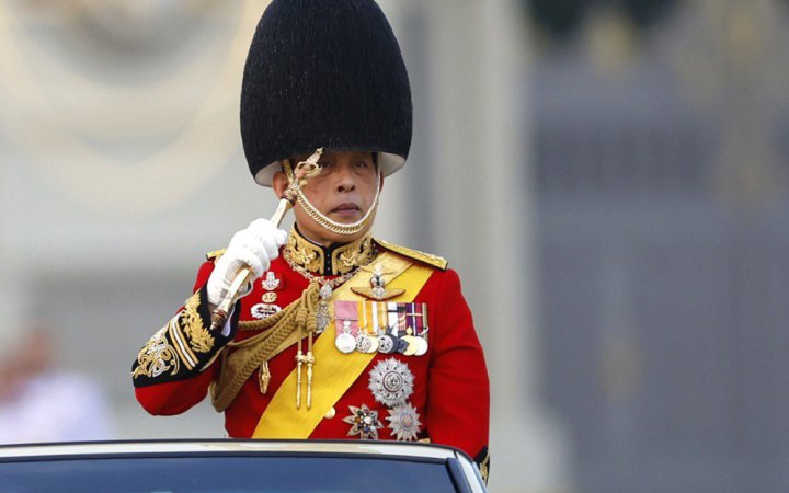 У Таїланді судитимуть 44 опозиціонерів за порушення закону про наклеп на королівську родину