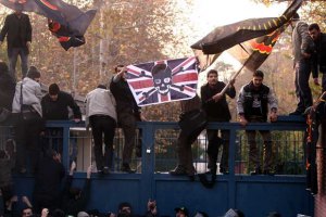 Протестующие иранцы ворвались в британское посольство в Тегеране 
