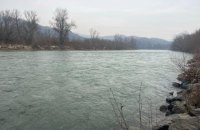 У зв’язку з ремонтом мосту через Тису обмежуватимуть рух через ПП "Солотвино – Сігету-Мармацієй"