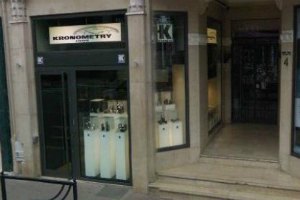 В Каннах неизвестные ограбили элитный магазин часов