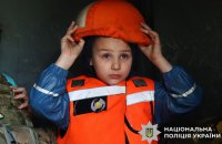"Білі янголи" евакуювали з-під обстрілів на Донеччині родину з трьома дітьми