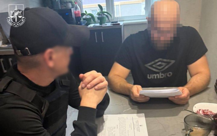 Адвокатка із Запоріжжя зі спільниками вимагали 14 тисяч доларів за фіктивну інвалідність