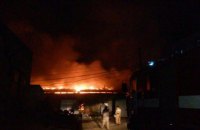 На бывшей овощебазе под Киевом произошел пожар со взрывом