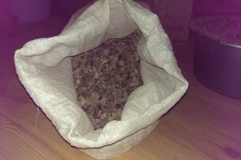 Правоохранители изъяли у россиянина 400 кг янтаря в Житомире