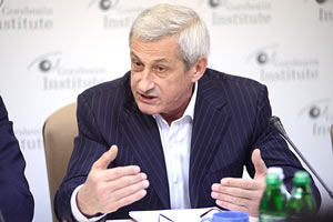 Яременко: Арбузов проводит политику денежного голода