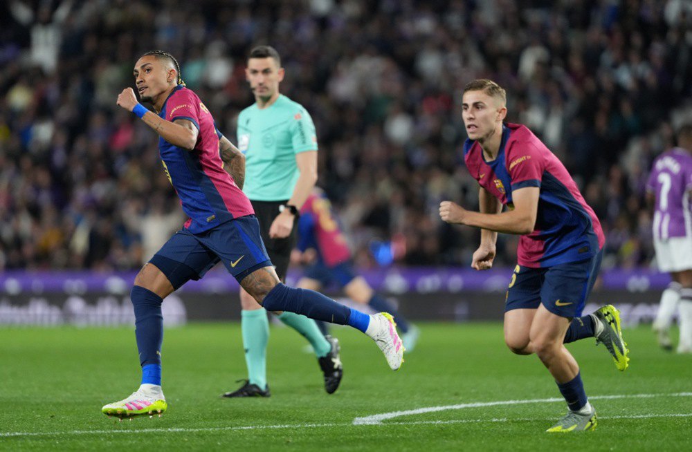 Рафінья святкує гол