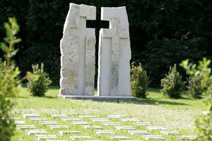 В Эстонии разгромили кладбище воинов, погибших во время ВОВ