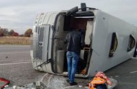  На Київщині автобус з білорусами зіткнувся з вантажівкою, шестеро людей - в лікарні (оновлено)