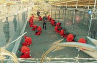 В американской спецтюрьме Гуантанамо голодают заключенные