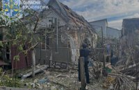 Росіяни завдали чергового удару по Херсону: четверо цивільних постраждали