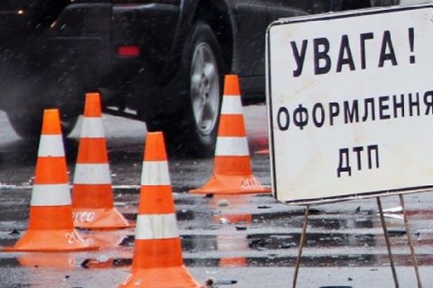 В Харькове фура сбила коммунальщиков, чинивших контактную сеть