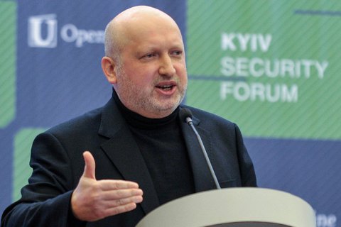 Турчинов просить СБУ розслідувати трансляцію "параду ДНР"