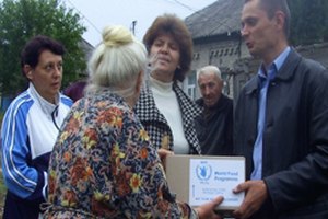 10 тис. біженців Донбасу отримали продуктові ваучери ООН
