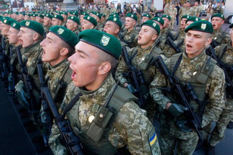 Рада ввела військове вітання "Слава Україні"
