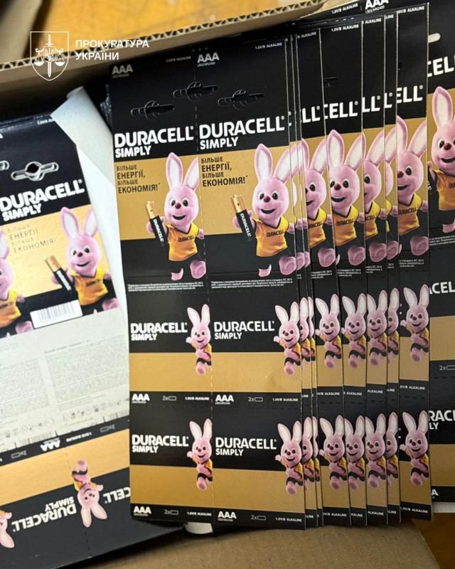 Фальшиві батарейки Duracell