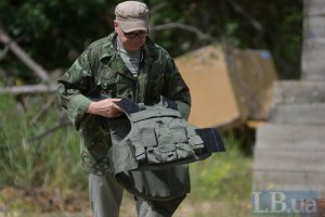 Прокуратура Польши закрыла дело против перевозчика амуниции для Украины и вернула шлемы