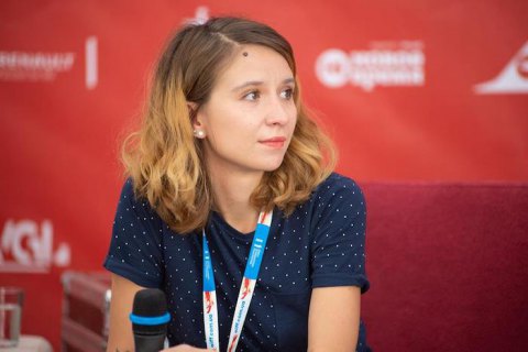 Алиса Коваленко: "Когда вместо школы кино – ноль, ты даже бунтовать против нее не можешь"