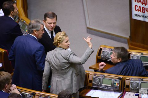 Ляшко назвал Тимошенко лгуньей, она его - бобиком и чихуахуа