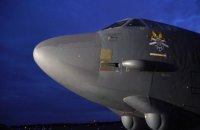 Росія підняла вісім винищувачів через патрулювання бомбардувальників США біля Криму