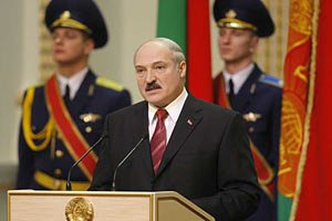 Лукашенко запретил белорусам посещать иностранные сайты