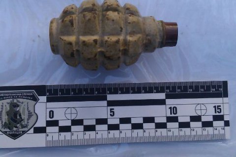 В Ужгороде мужчина пытался продать боевую гранату за 1300 гривен