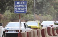 Париж вислав двох малійських дипломатів після арешту французького посла