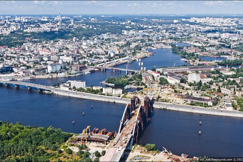Киев намерен в 2017 году достроить арочную часть Подольского моста и подвесить его на ванты
