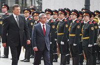Янукович хочет наладить турбизнес с Арменией