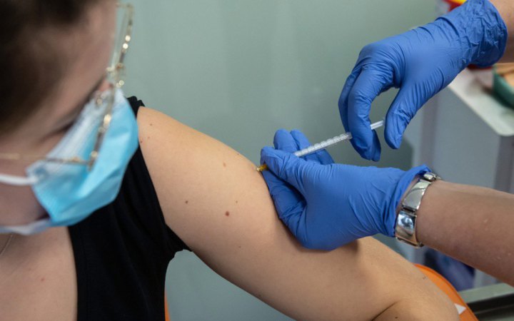ЄС викинула вакцин проти COVID-19 на 4 мільярди євро, – Politico