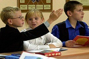Луганский горсовет занялся политическим воспитанием детей