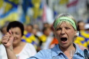 Оппозиция требует принять подписи граждан в поддержку иска против Януковича