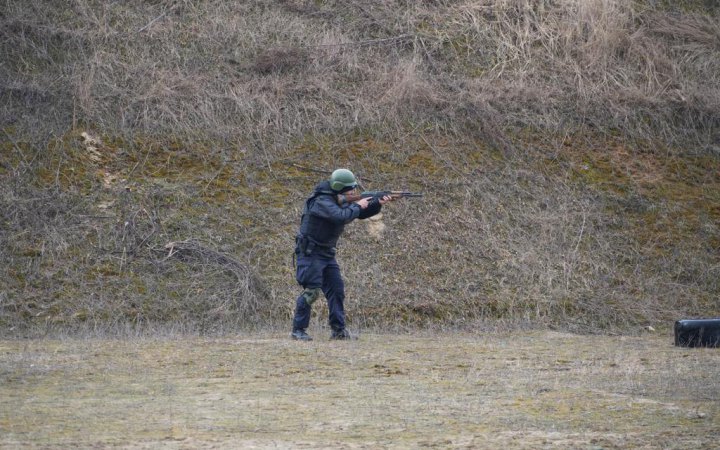 У Київській ОДА показали, як тренуються бійці штурмової бригади "Лють"