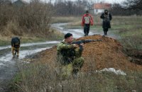 Боевики обстреляли военных возле Новотроицкого