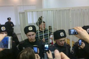 Активистов Майдана все еще держат в СИЗО, несмотря на то, что Янукович подписал закон об их освобождении