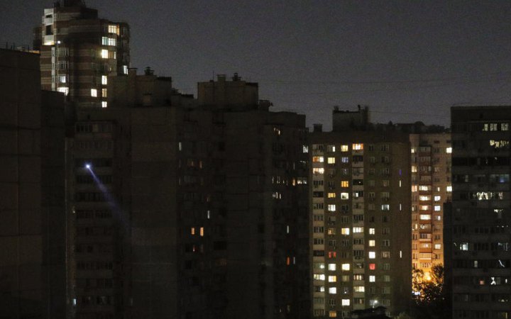 ​У Києві та чотирьох областях діють екстрені відключення світла,  - ДТЕК 