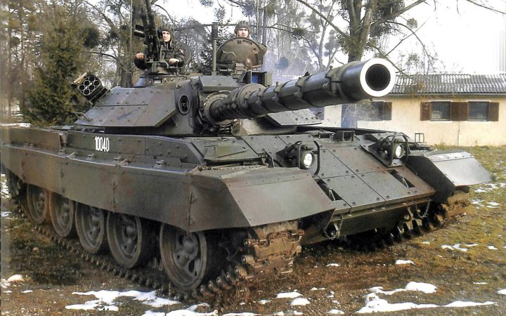 Україна отримає від Словенії 28 танків