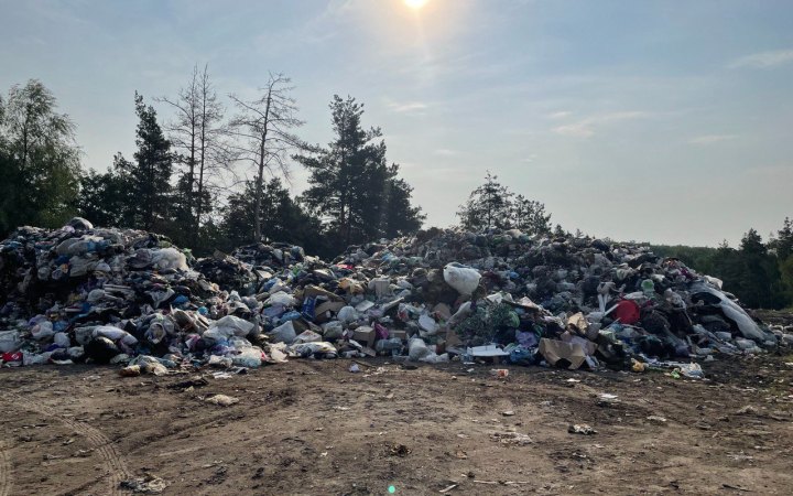 Окупанти звозять на Донеччину сміття з Ростовської області 