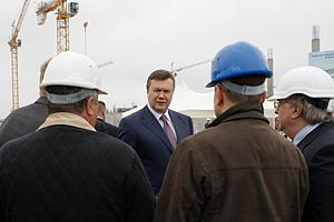 В понедельник Янукович будет инспектировать Львов