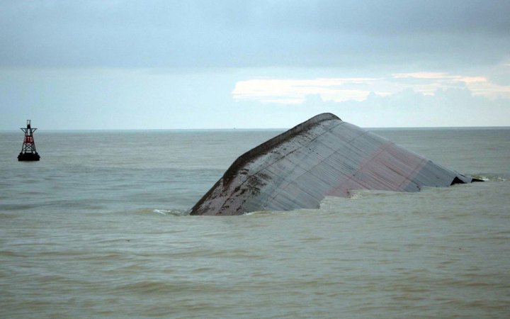ЗМІ: поблизу Індії затонув контейнеровоз із небезпечним вантажем на борту