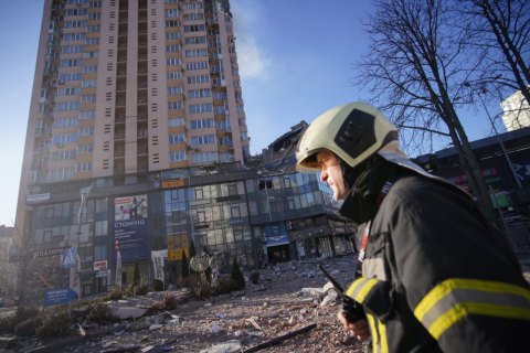 В результате ракетных обстрелов Киева погибли два человека, тяжело ранены шестеро