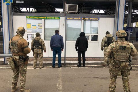СБУ: на пункте пропуска в Сумской области за пересечение границы собирали по 2 тыс. грн с микроавтобуса