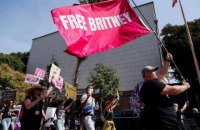 Суд в США отстранил отца Бритни Спирс от опекунства над ней