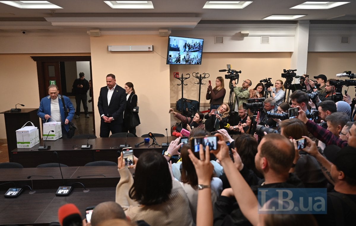 Андрій Єрмак перед початком засідання ВАКС