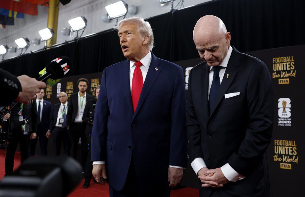 Президент США Дональд Трамп і очільник ФІФА Джанні Інфантіно