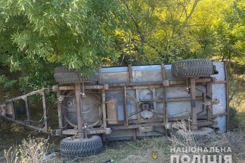 На Одещині ​перекинувся трактор з дітьми у причепі, один хлопчик загинув (оновлено)