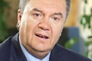 Янукович "тепло и искренне" поздравил Медведева