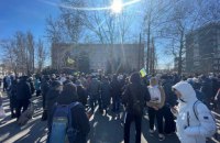 Жители Мелитополя снова собрались на митинг поддержки похищенного мэра